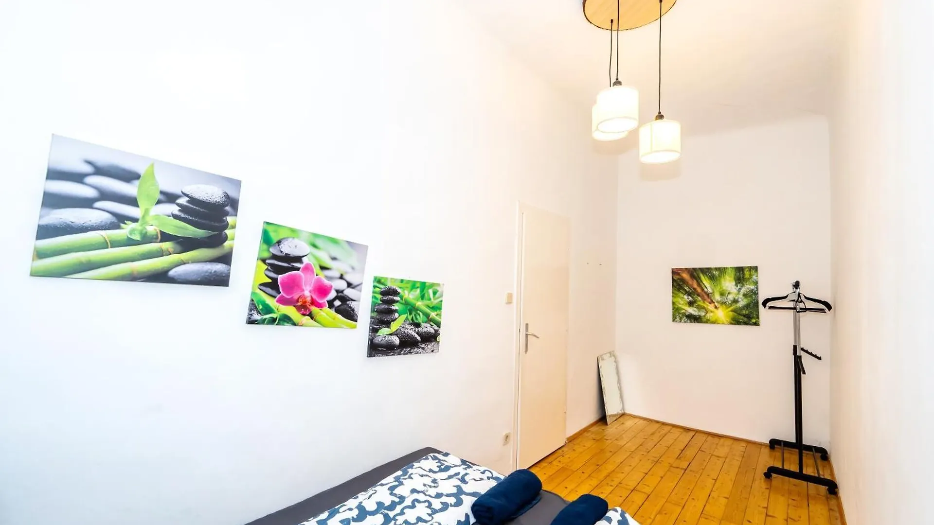 Homestay Family Rooms - 7 Minutes To Schoenbrunn Palace Vienna
