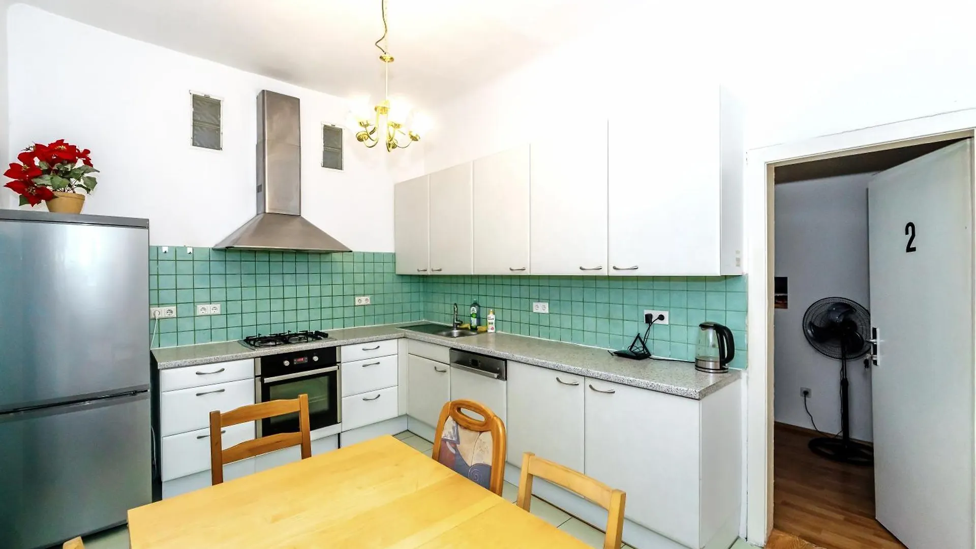 Homestay Family Rooms - 7 Minutes To Schoenbrunn Palace Vienna