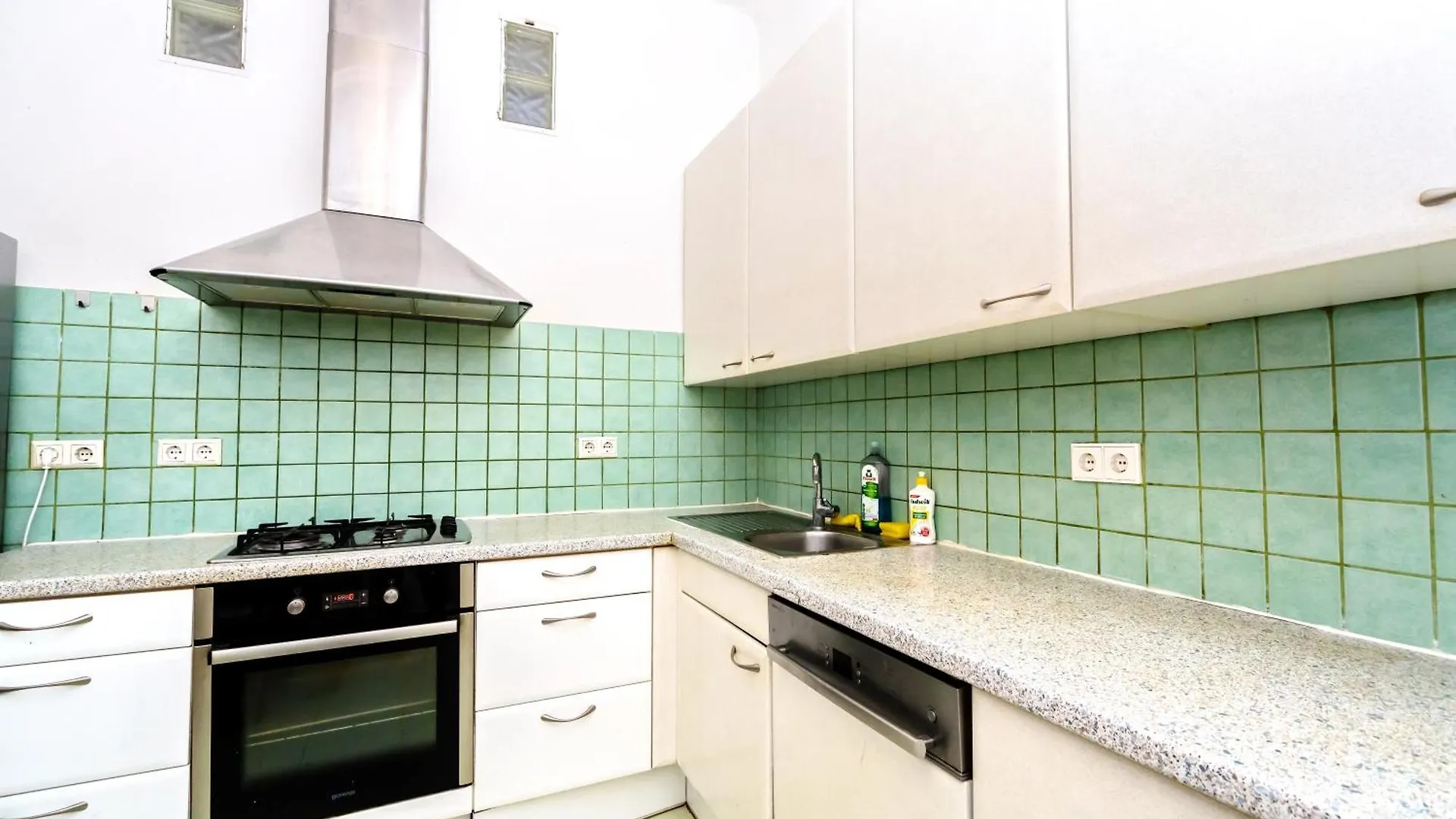 Family Rooms - 7 Minutes To Schoenbrunn Palace Vienna Homestay
