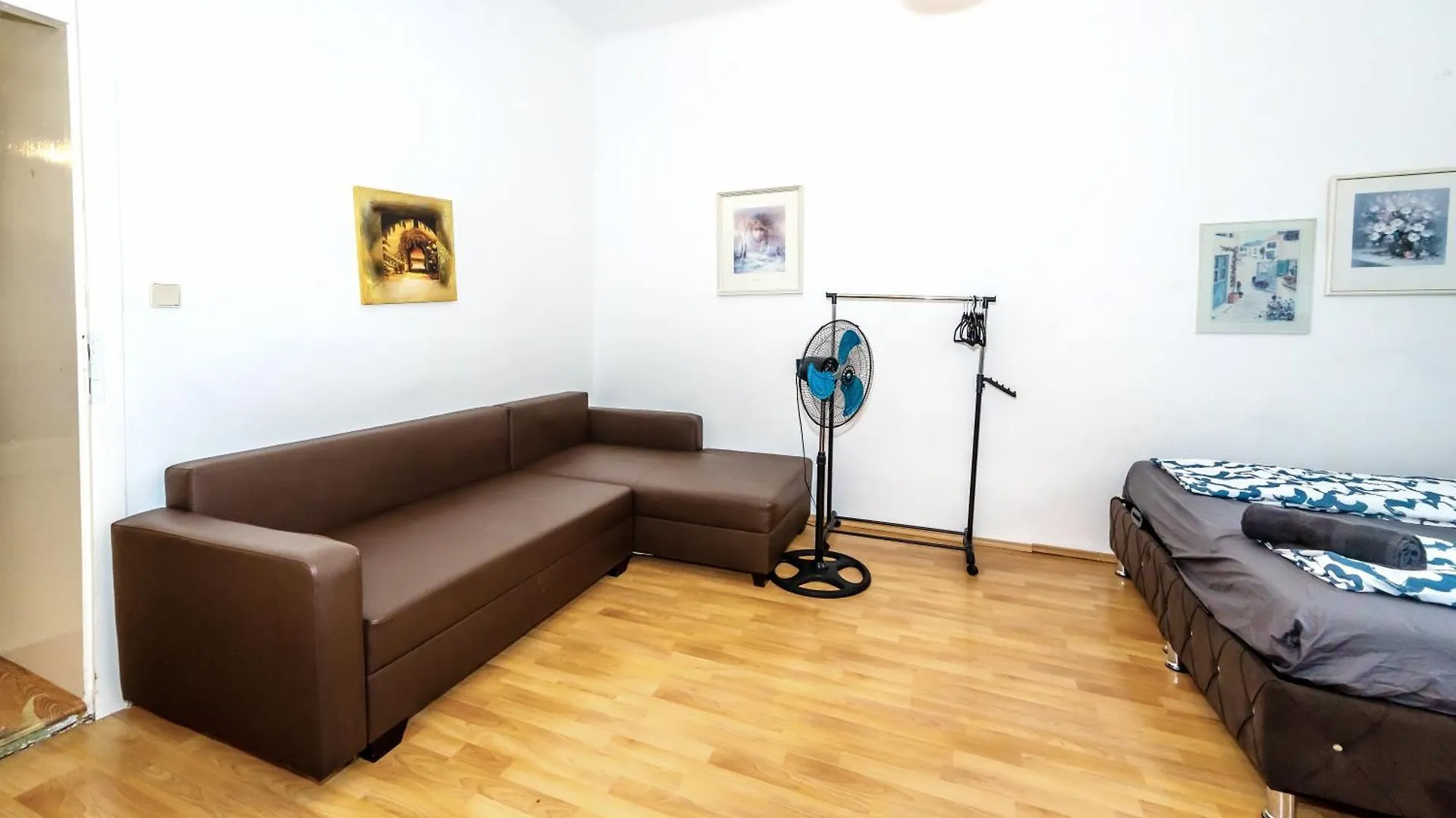 Family Rooms - 7 Minutes To Schoenbrunn Palace Vienna 0*,  Austria