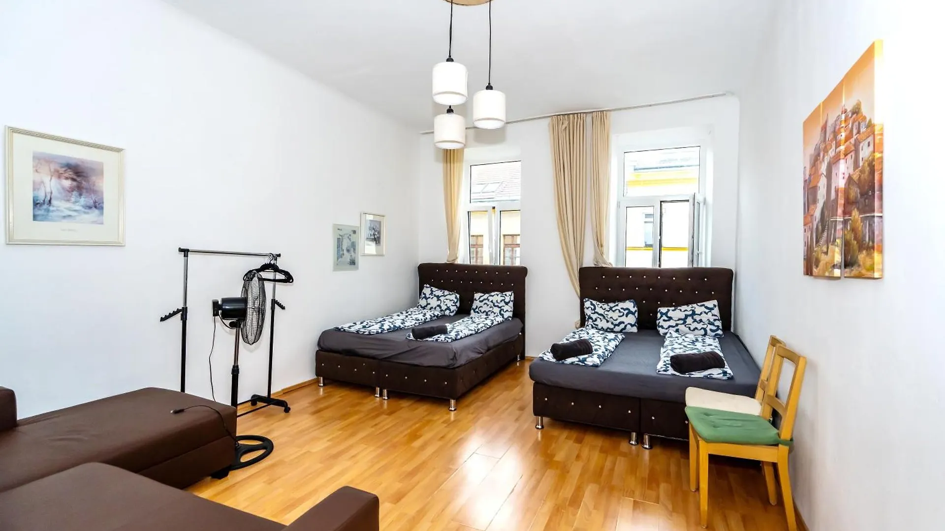 Family Rooms - 7 Minutes To Schoenbrunn Palace Vienna 0*,  Austria
