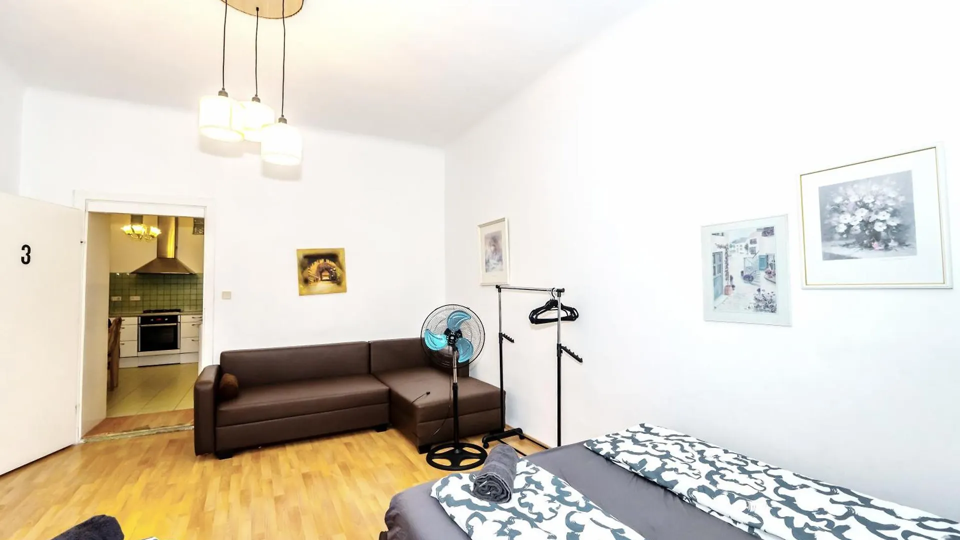 וינה Family Rooms - 7 Minutes To Schoenbrunn Palace 0*,